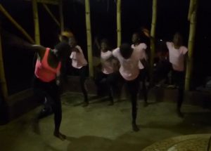 Les danseuses de la plage de Koukoudé